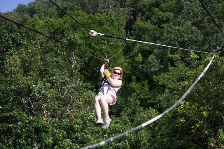 Roatán Zipline, Sloth Sanctuary, Chocolate & Rum + West Bay Beach Day Pass — photo 2